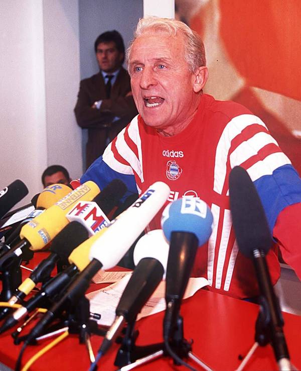 Bayern-Trainer Giovanni Trapattoni bei seiner legendären Pressekonferenz nach der Kritik an seiner Mannschaft.
