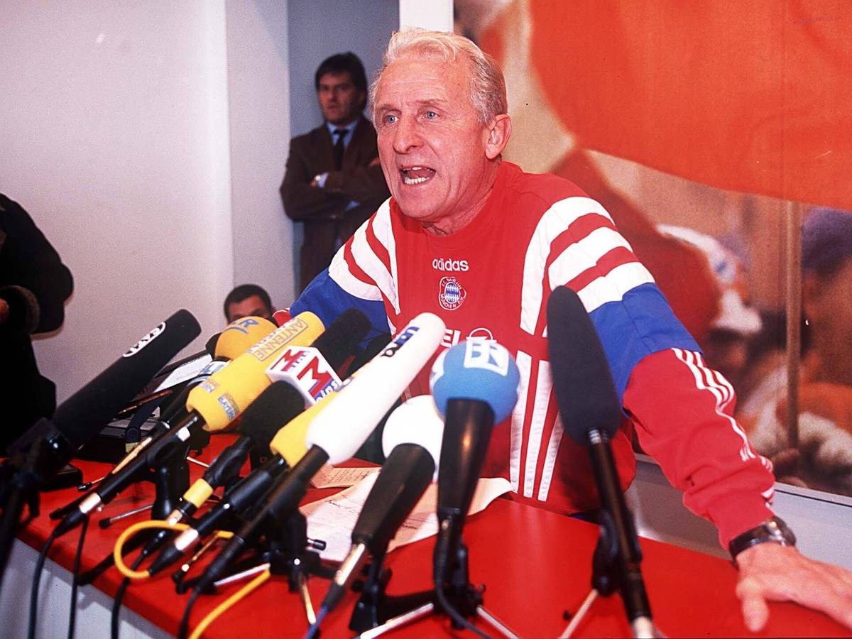 Bayern-Trainer Giovanni Trapattoni bei seiner legendären Pressekonferenz nach der Kritik an seiner Mannschaft.