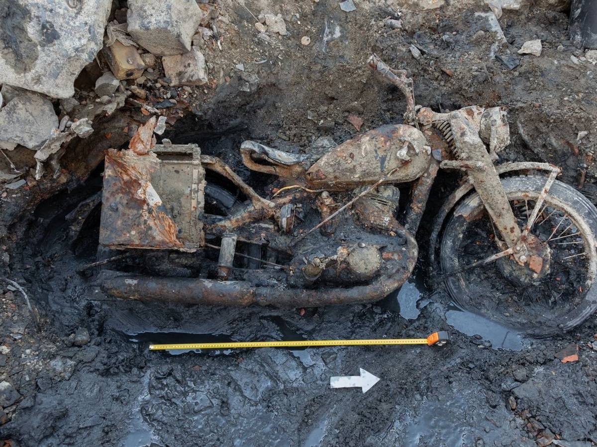 Niedrigwasser der Donau gibt Wehrmachtsmotorrad frei