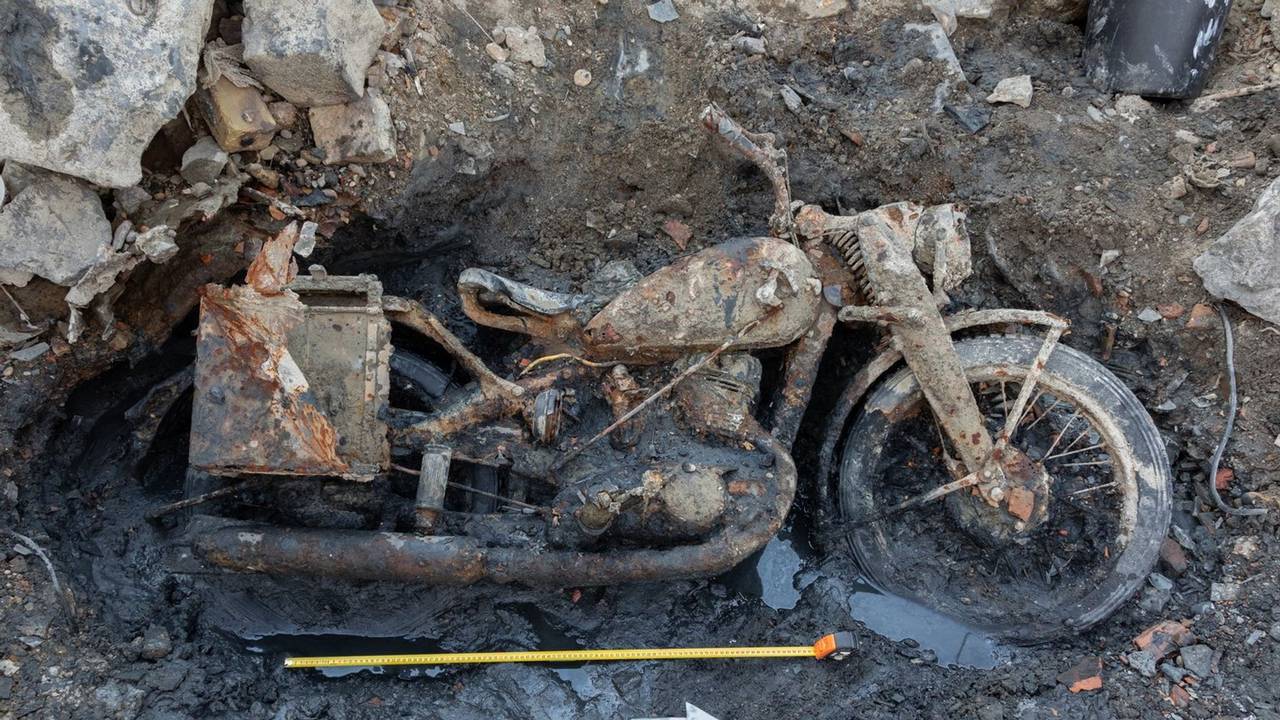 Niedrigwasser der Donau gibt Wehrmachtsmotorrad frei
