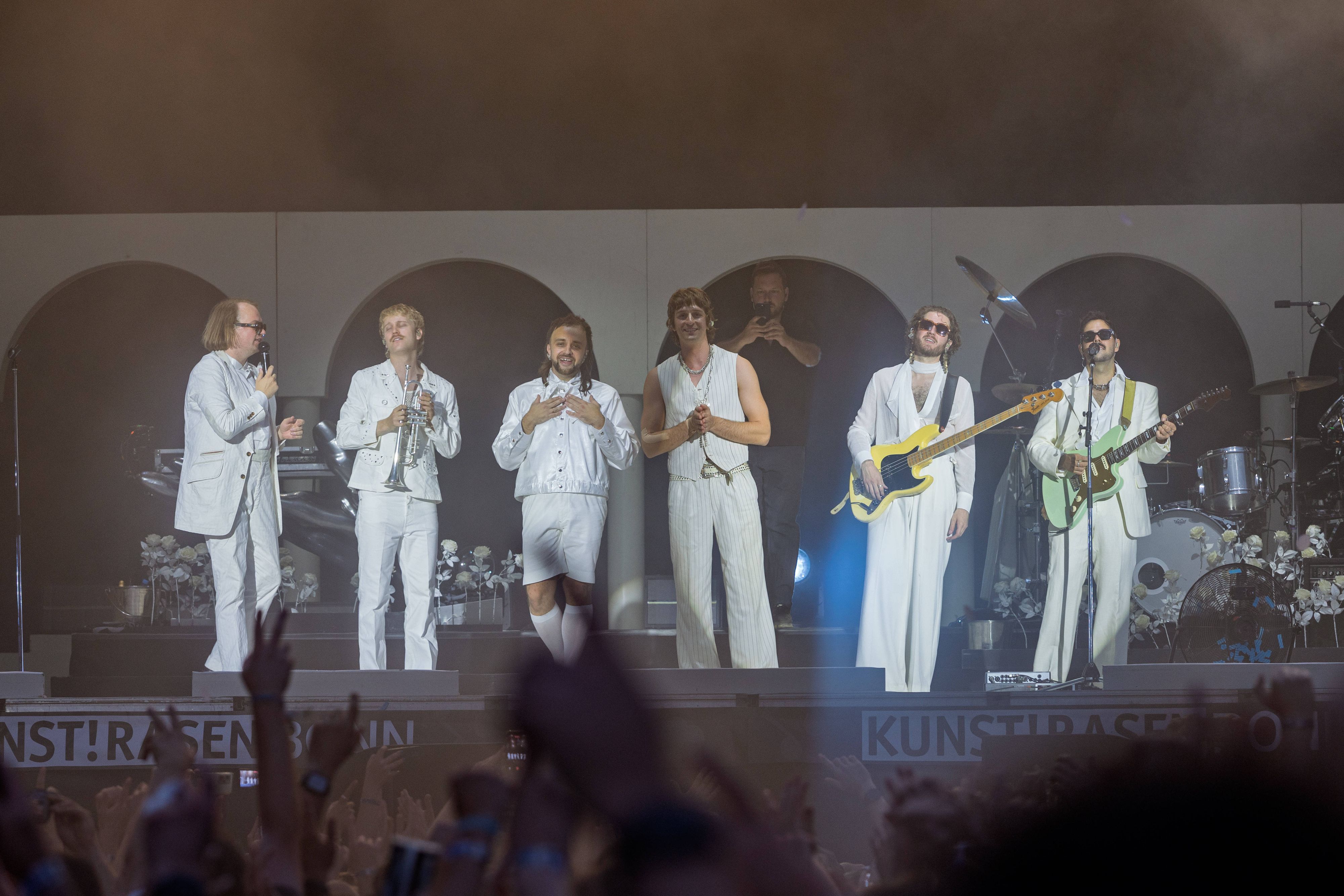 Roy Bianco & Die Abbrunzati Boys auf dem KunstRasen in Bonn.