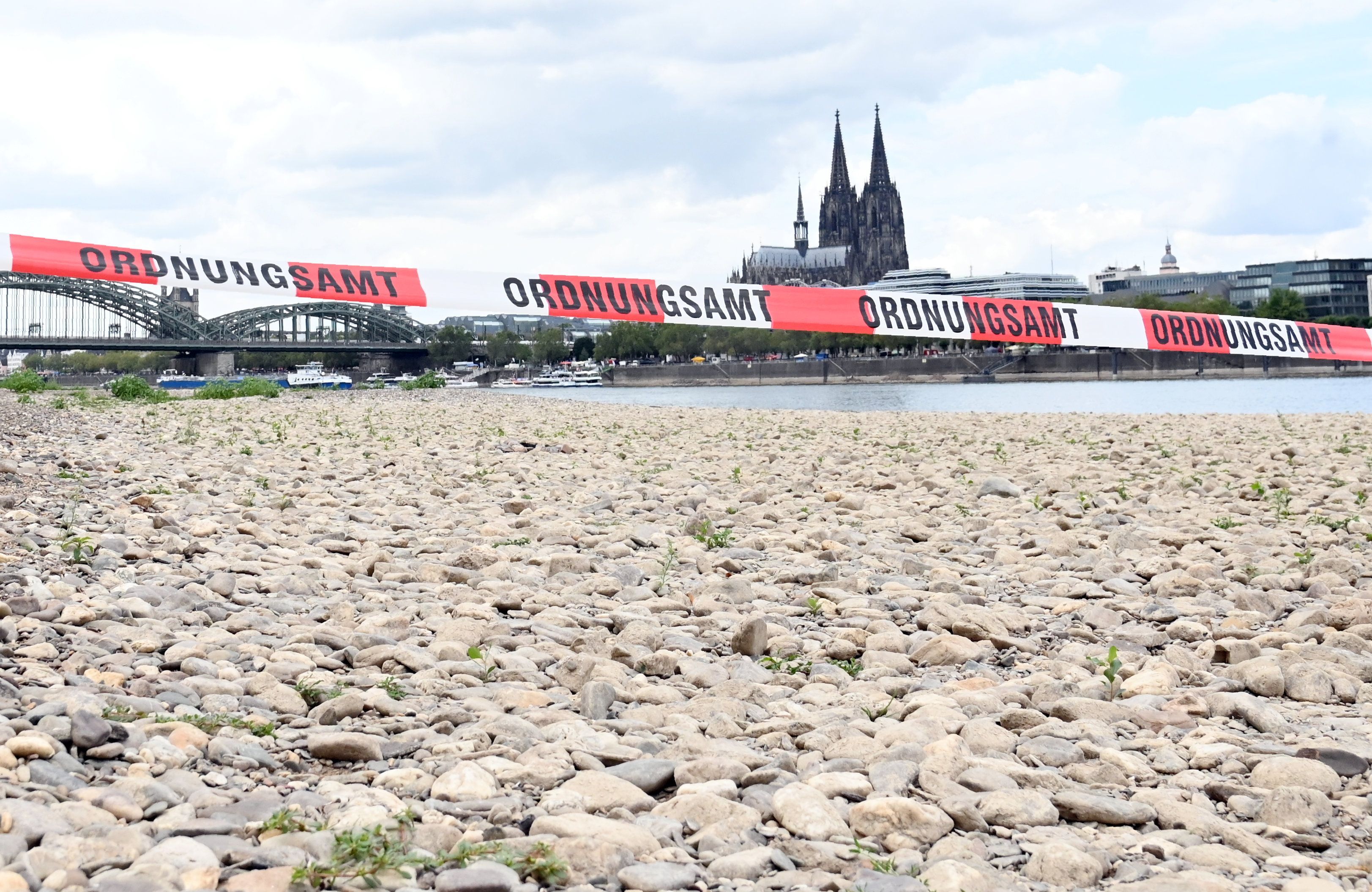 Im Rhein bei Deutz wurde am Donnerstag (6. August) eine amerikanische Fünf-Zentner-Bombe gefunden und entschärft.