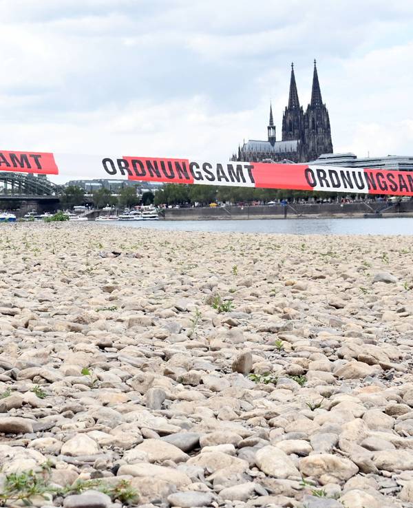 Im Rhein bei Deutz wurde am Donnerstag (6. August) eine amerikanische Fünf-Zentner-Bombe gefunden und entschärft.