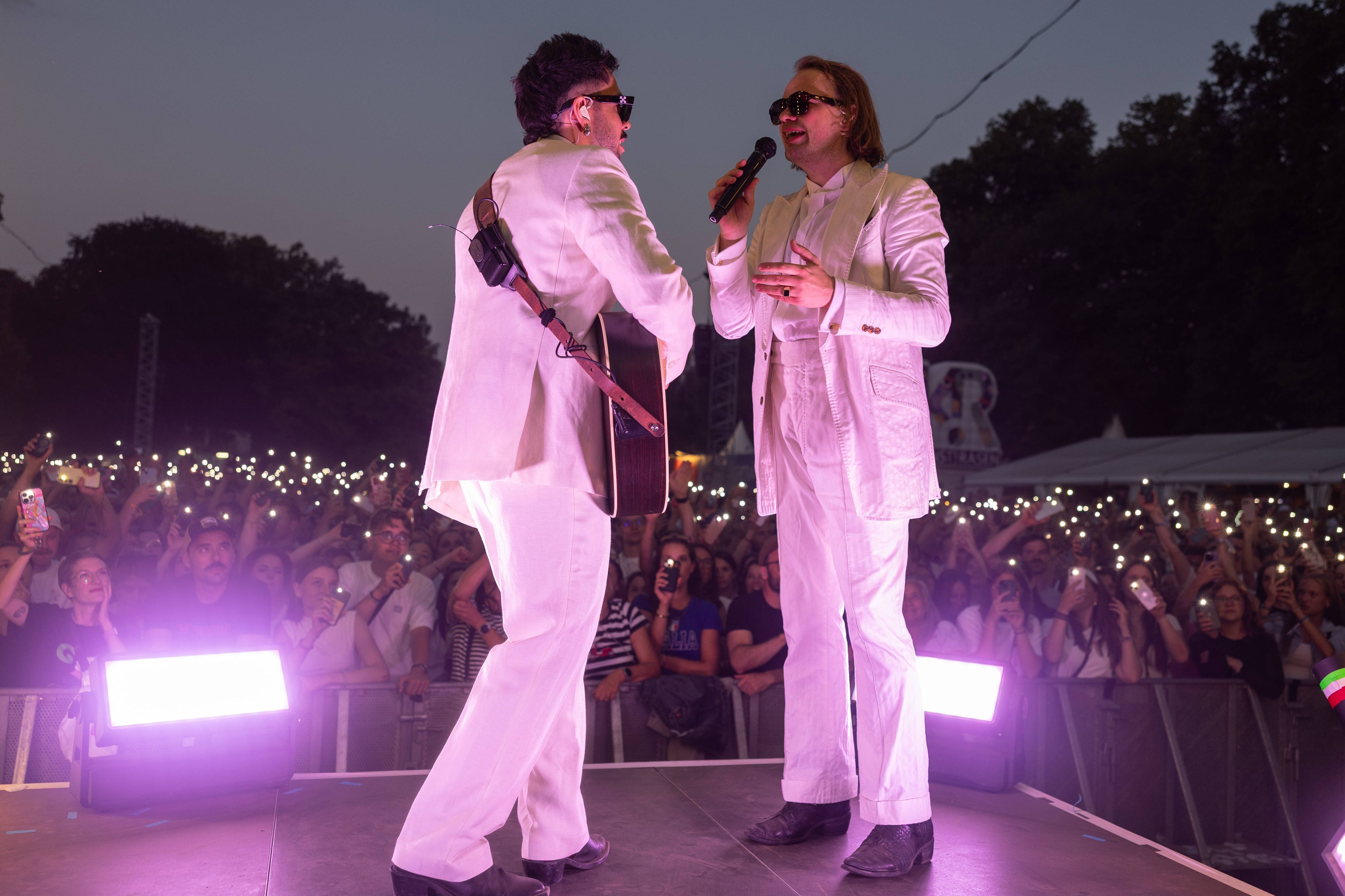 Roy Bianco & Die Abbrunzati Boys auf dem KunstRasen in Bonn.