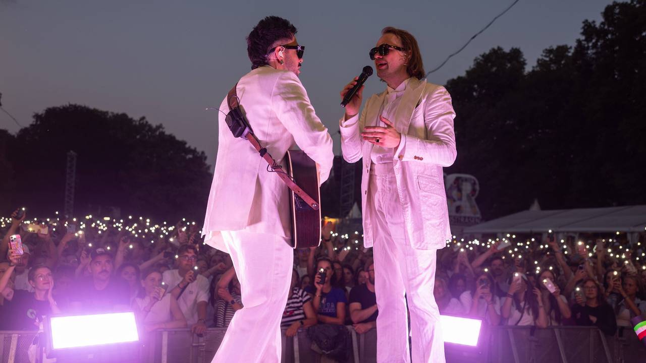 Roy Bianco & Die Abbrunzati Boys auf dem KunstRasen in Bonn.