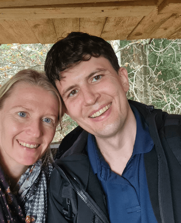 Mit diesem Foto sucht das BKA nach Vanessa Huber. Es zeigt die Vermisste gemeinsam mit ihrem Ehemann Tobias Huber.