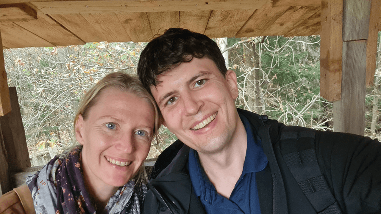 Mit diesem Foto sucht das BKA nach Vanessa Huber. Es zeigt die Vermisste gemeinsam mit ihrem Ehemann Tobias Huber.