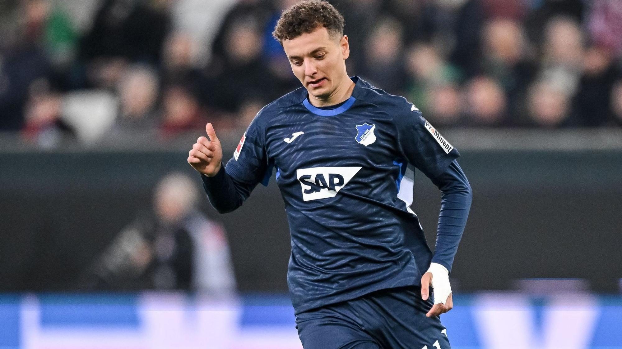 Fisnik Asllani