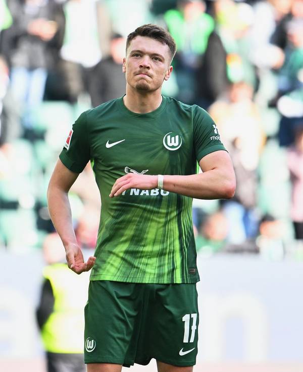 Dzenan Pejcinovic im Trikot des VfL Wolfsburg.
