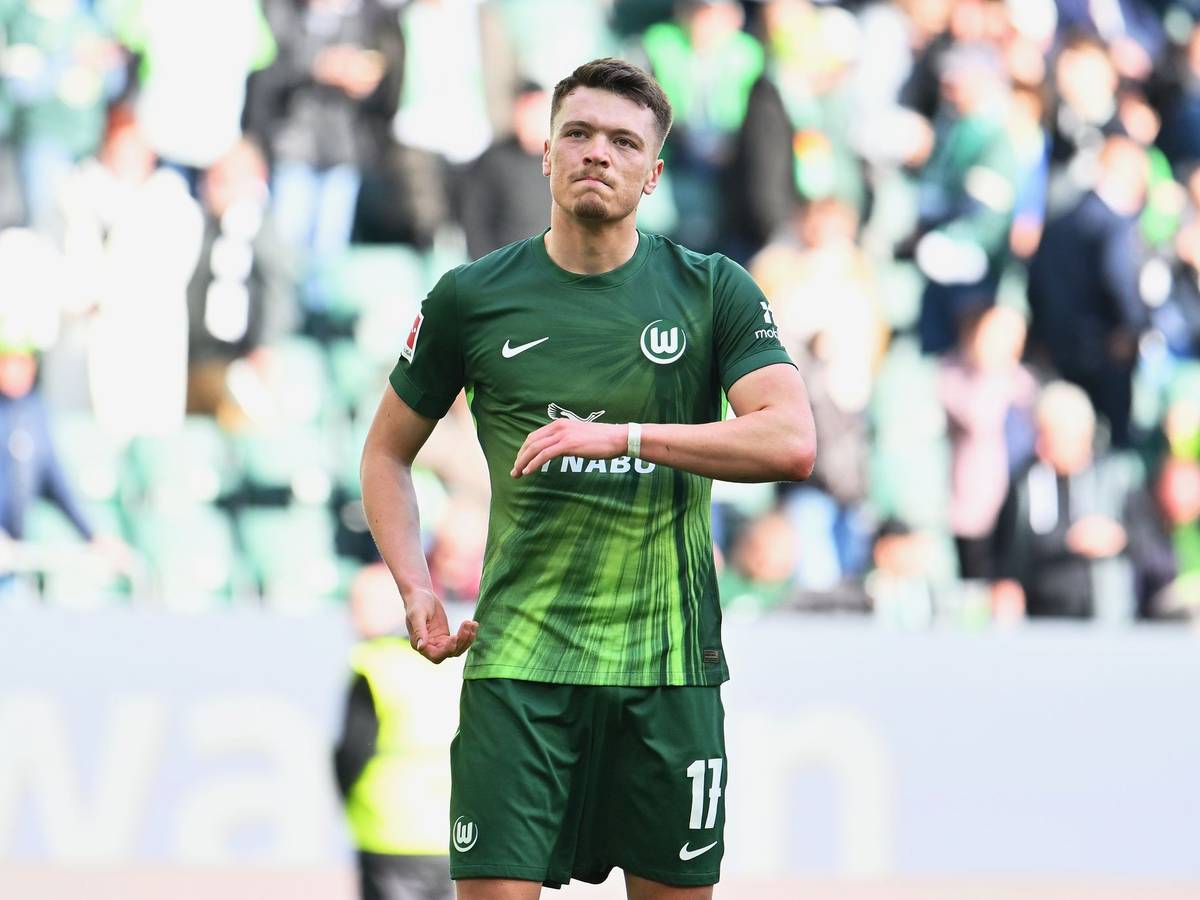 Dzenan Pejcinovic im Trikot des VfL Wolfsburg.