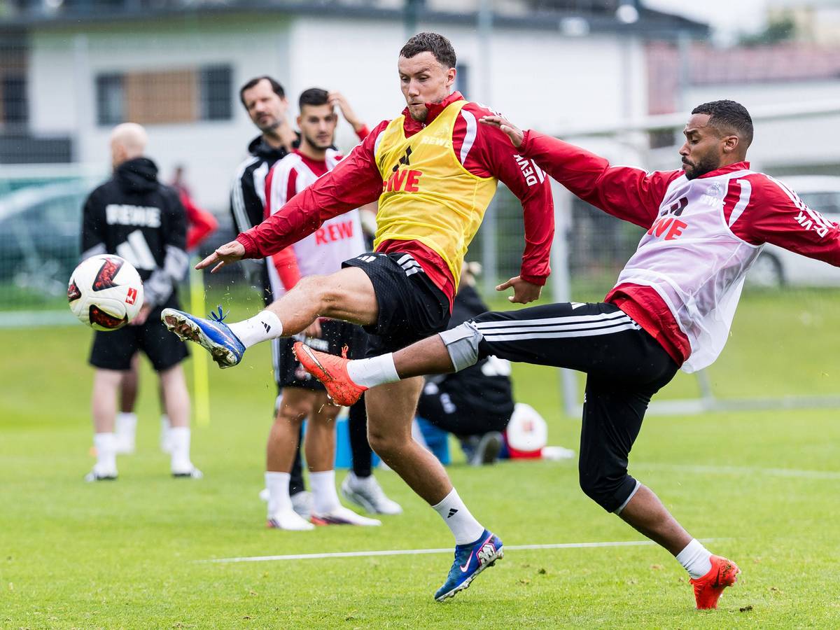 Linton Maina und Luca Waldschmidt im Duell.