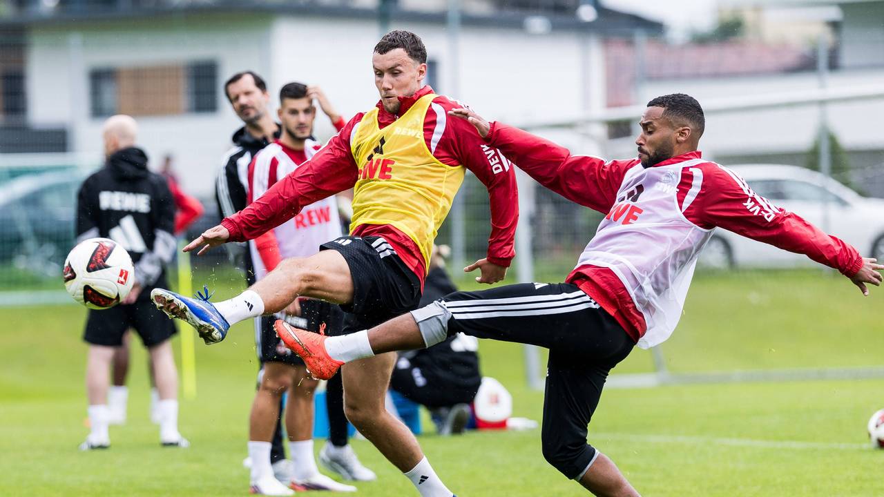 Linton Maina und Luca Waldschmidt im Duell.