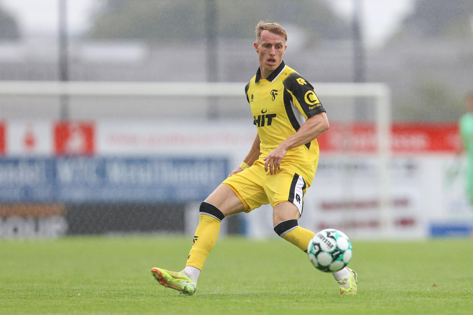 Jasper Löffelsend am Ball.