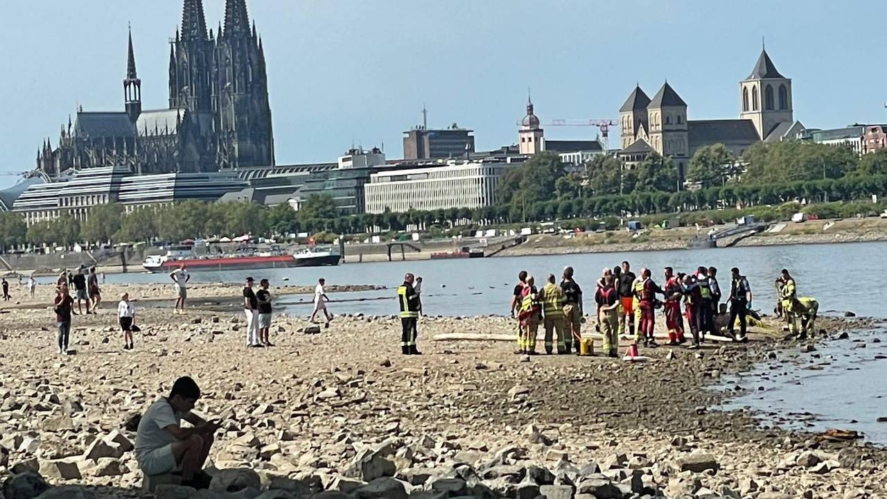 Der Mann konnte schließlich ans Ufer gerettet werden. Zahlreiche Helfer waren im Einsatz.