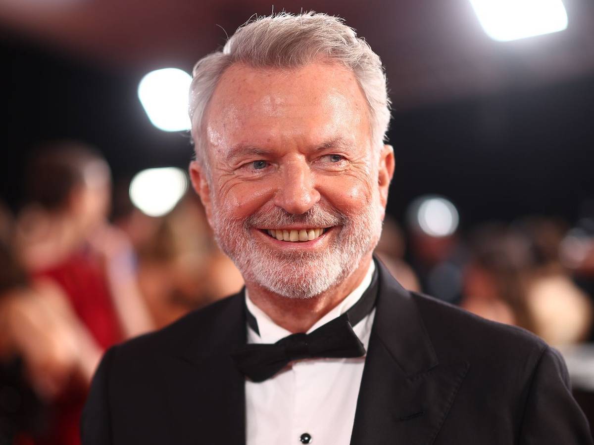 Obwohl Sam Neill im Juli verstorben ist, wird er 2027 in zwei großen Filmen zu sehen sein. (Bild: 2025 Getty Images/Chris Hyde)