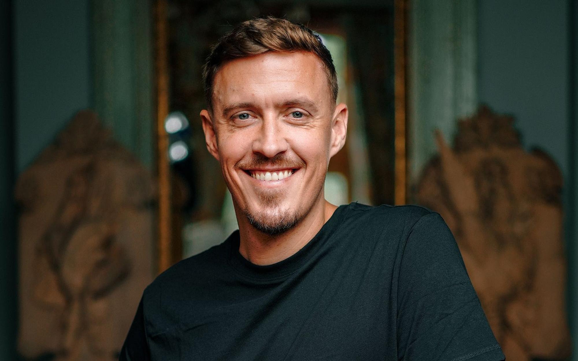 Für Max und seine Mit-Verräter läuft es bestens. Er hat keine Gewissensbisse. „Das ist das Spiel - und da gibt's keine Freunde.“ (Bild: RTL/Stefan Gregorowius)