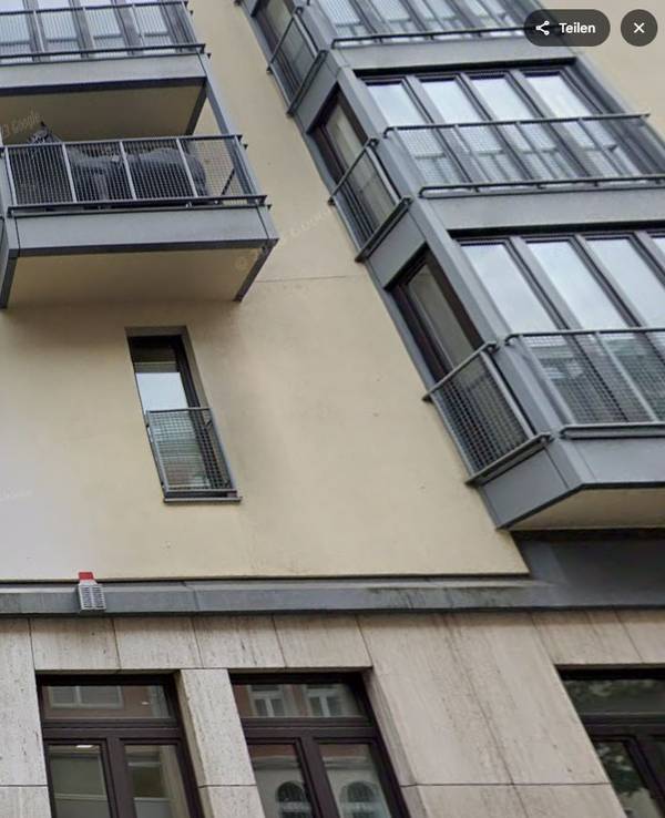 Im Oktober 2022 stand das Pferd noch auf dem Balkon in der Engelbertstraße.