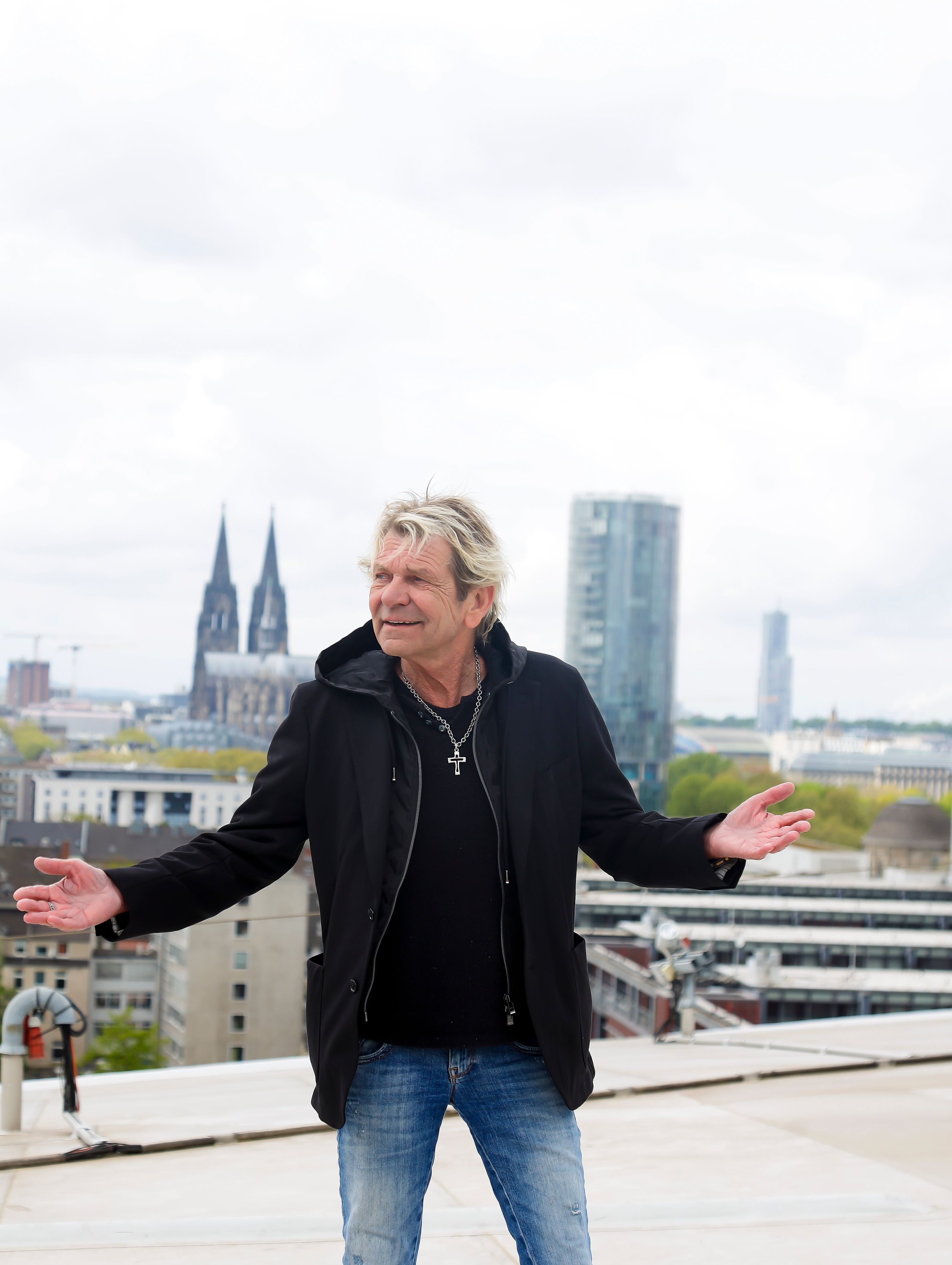 Matthias Reim auf dem Dach der Lanxess-Arena.
