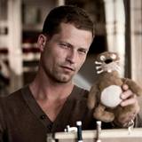 Die Liebeskomödie „Keinohrhasen“, startete Ende 2007 in den deutschen Kinos. Til Schweiger spielt darin Ludo, der nach einem Fauxpas zu 300 Sozialstunden in einem Kinderhort verurteilt wird. (Bild: Warner Bros.)