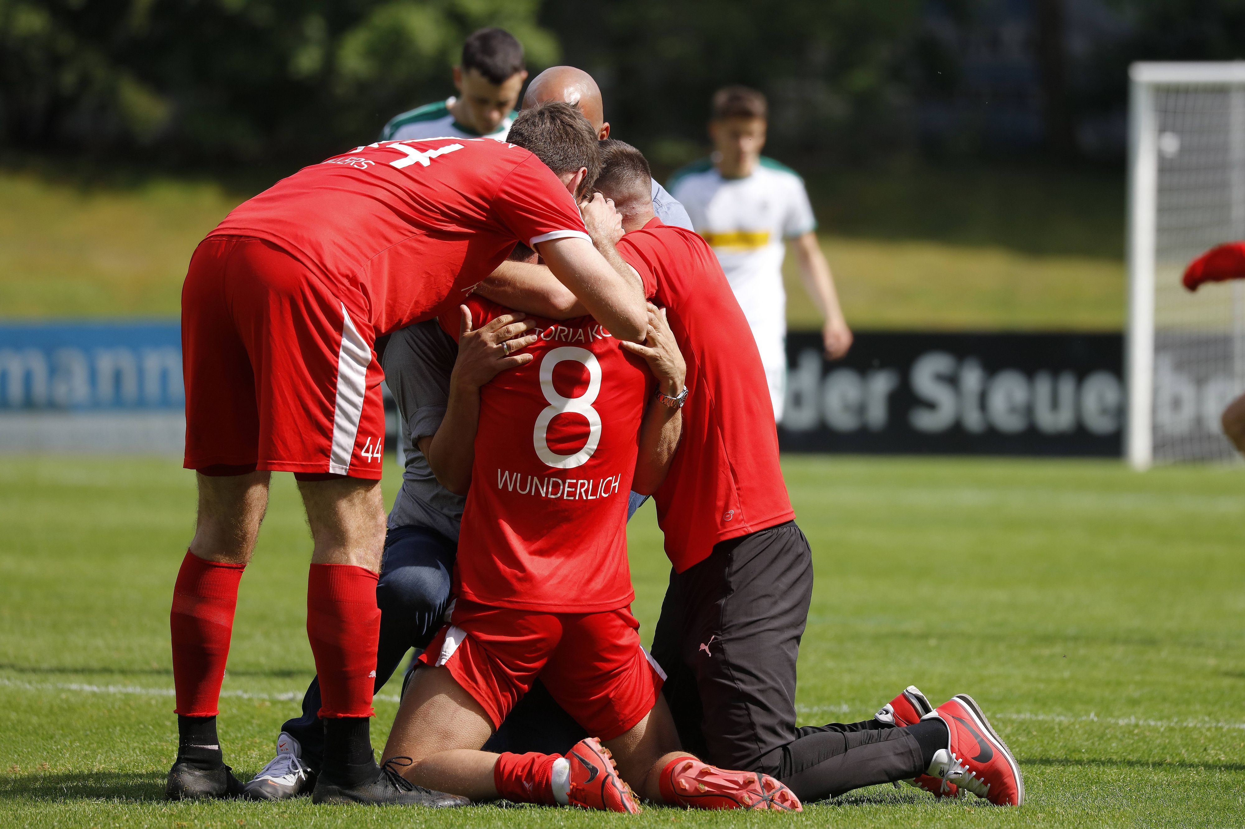 Torjubel bei Viktoria Köln mit Mike Wunderlich.