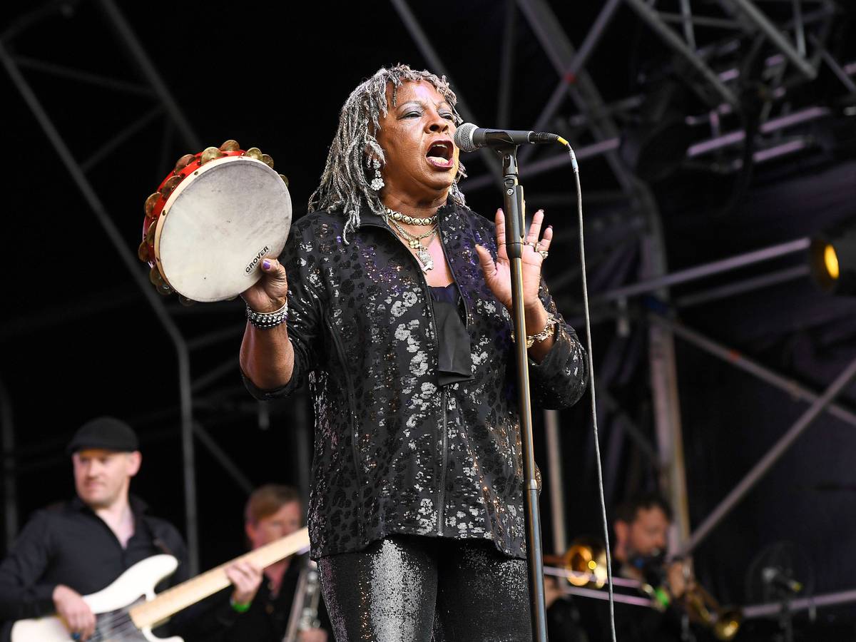 Martha Reeves auf der Bühne.