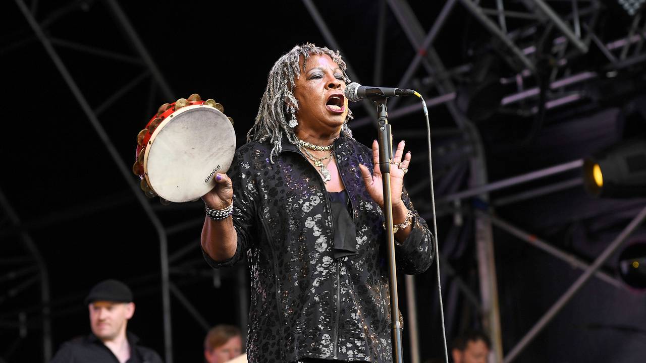 Martha Reeves auf der Bühne.