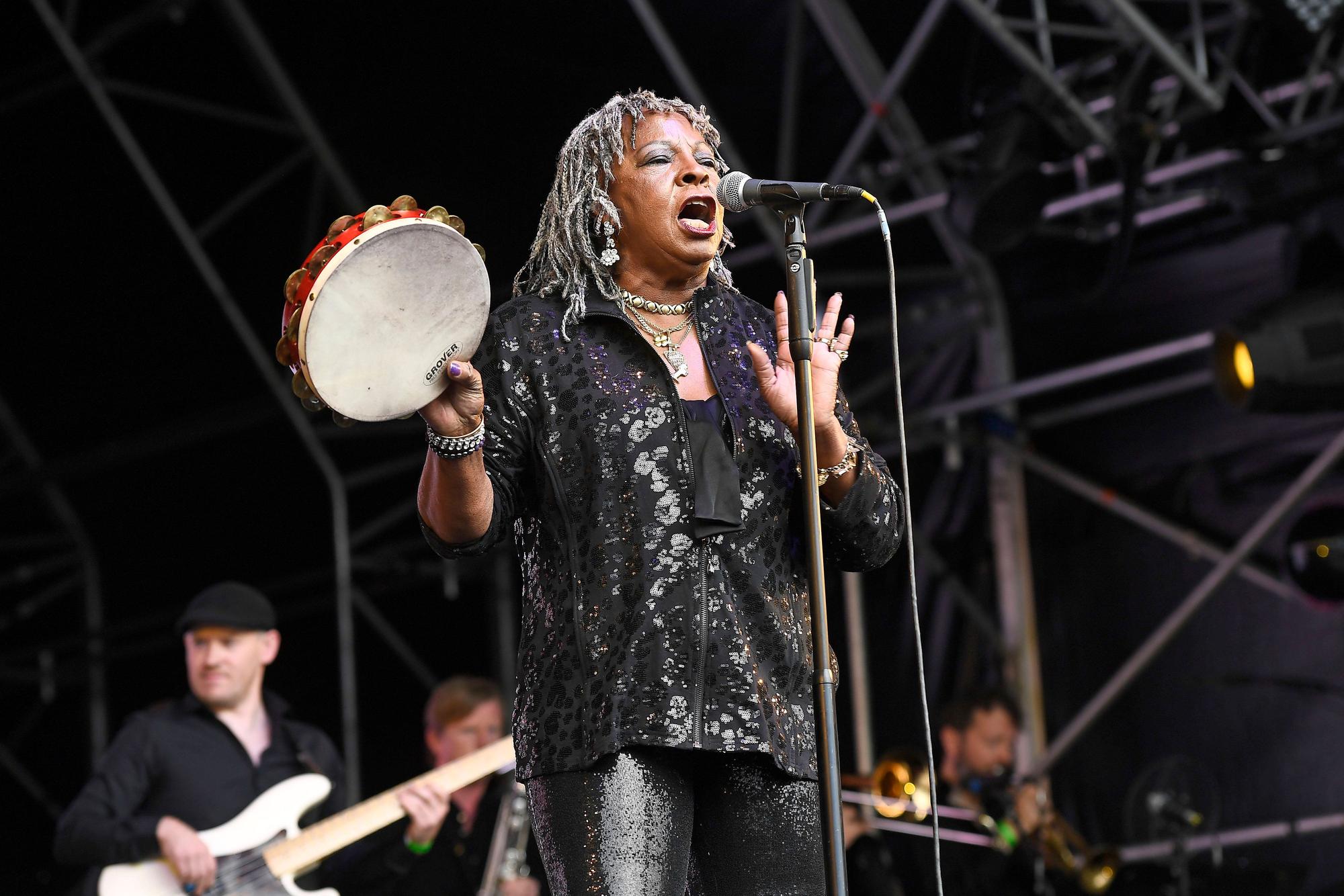 Martha Reeves auf der Bühne.