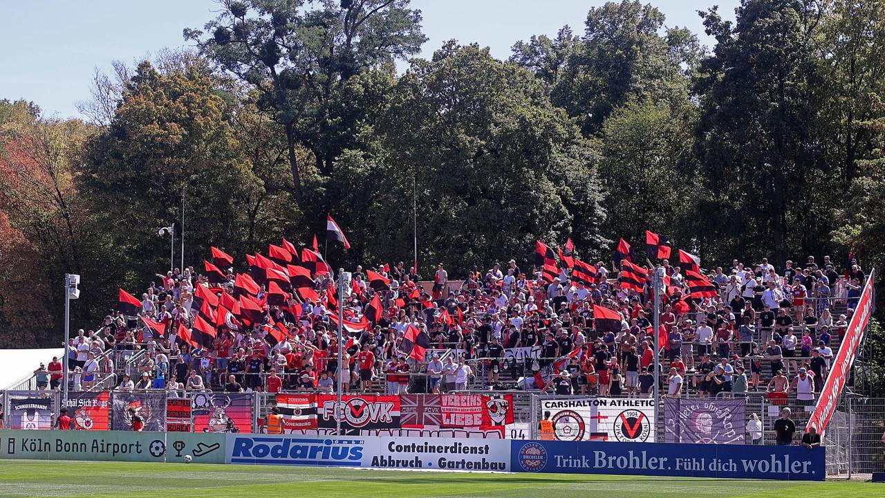 Ein Blick auf die Fans von Viktoria Köln.
