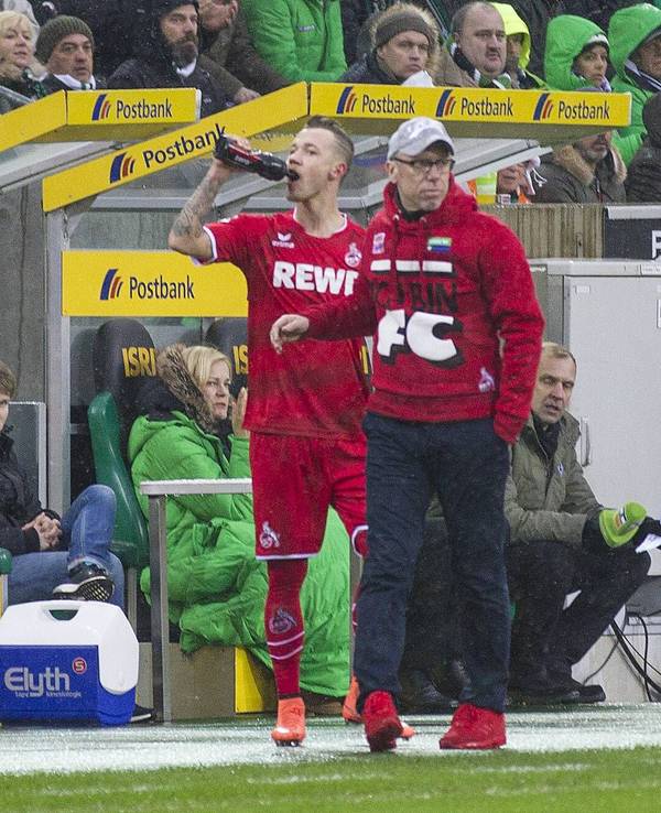 Marcel Hartel wird von Trainer Peter Stöger erstmals in der Bundesliga eingewechselt.