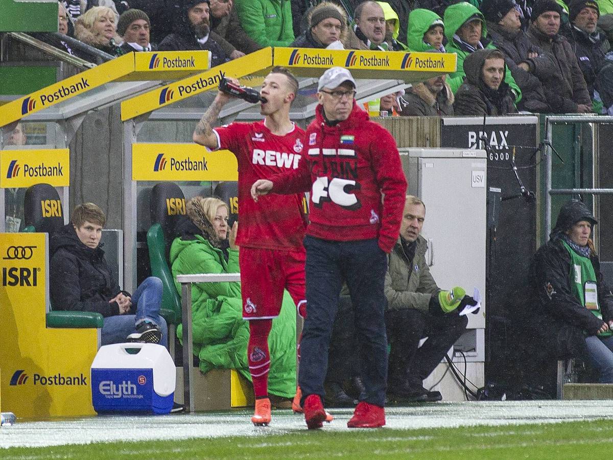Marcel Hartel wird von Trainer Peter Stöger erstmals in der Bundesliga eingewechselt.