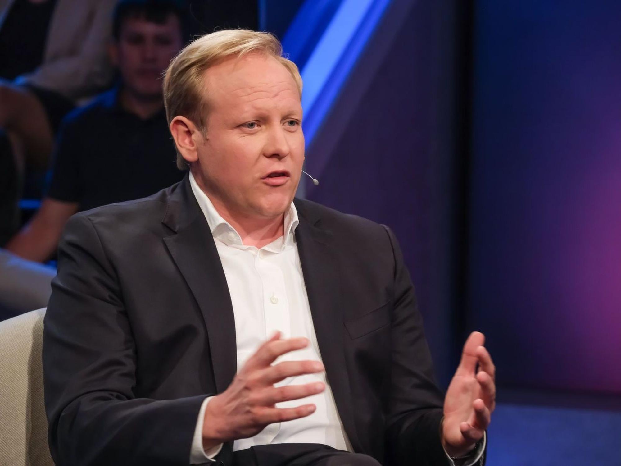 Tilman Kuban (CDU) hat bei „Maischberger“ die eigene Regierung kritisiert. (Bild: WDR/Oliver Ziebe)