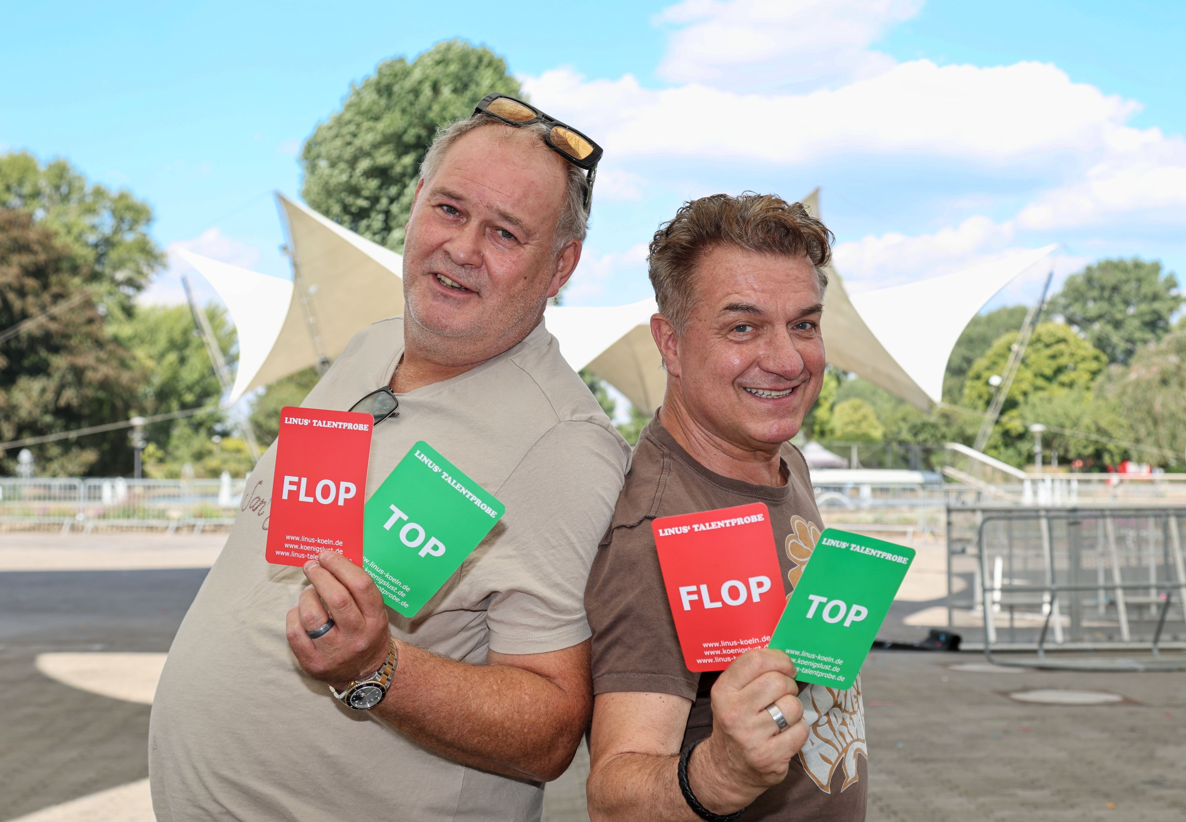 Walter Waldi Lehnertz zusammen mit Entertainer Linus im Tanzbrunnen.