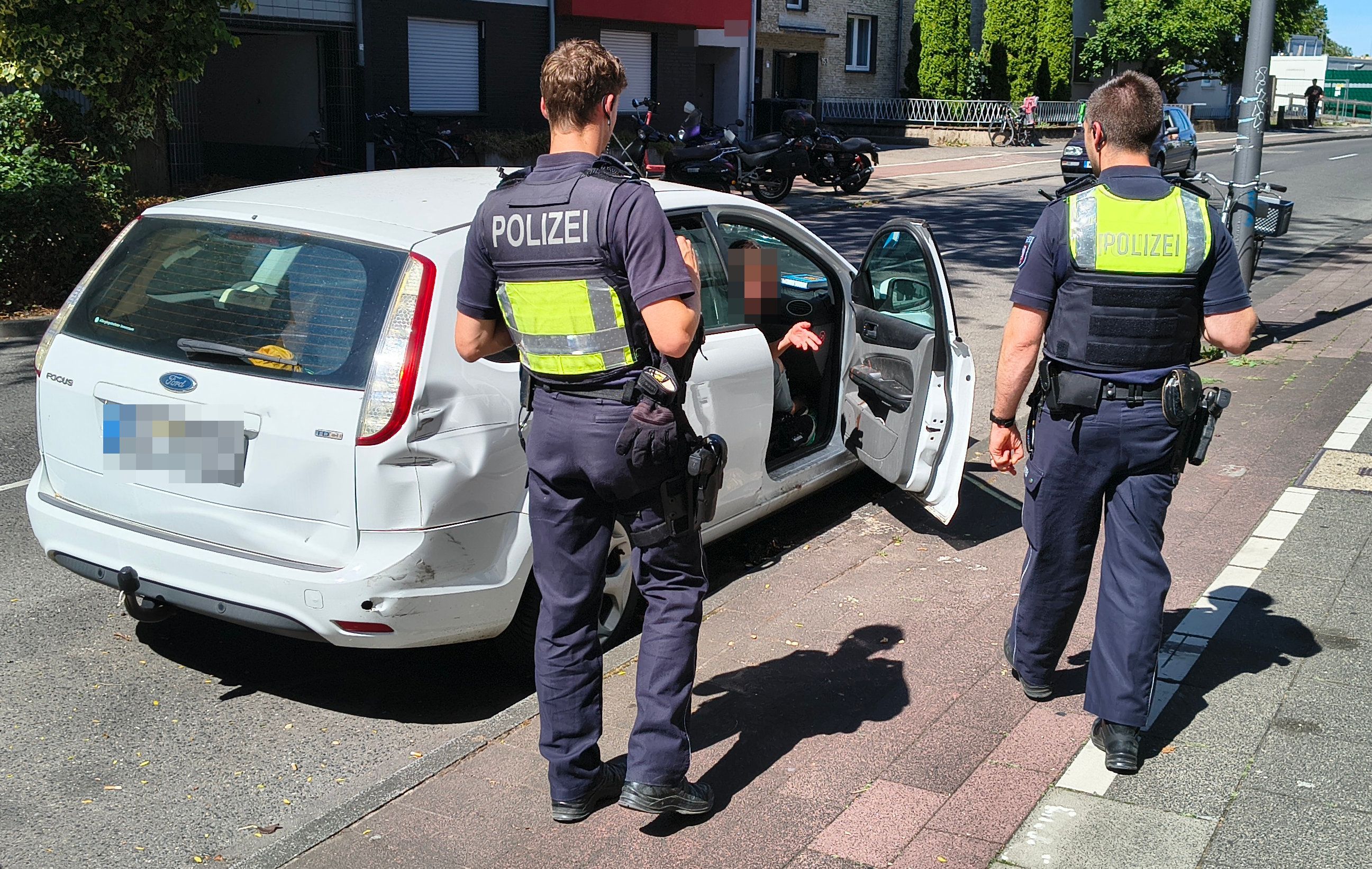Eine Polizeistreife erschien am Dienstag (11. August) erneut an dem Auto.