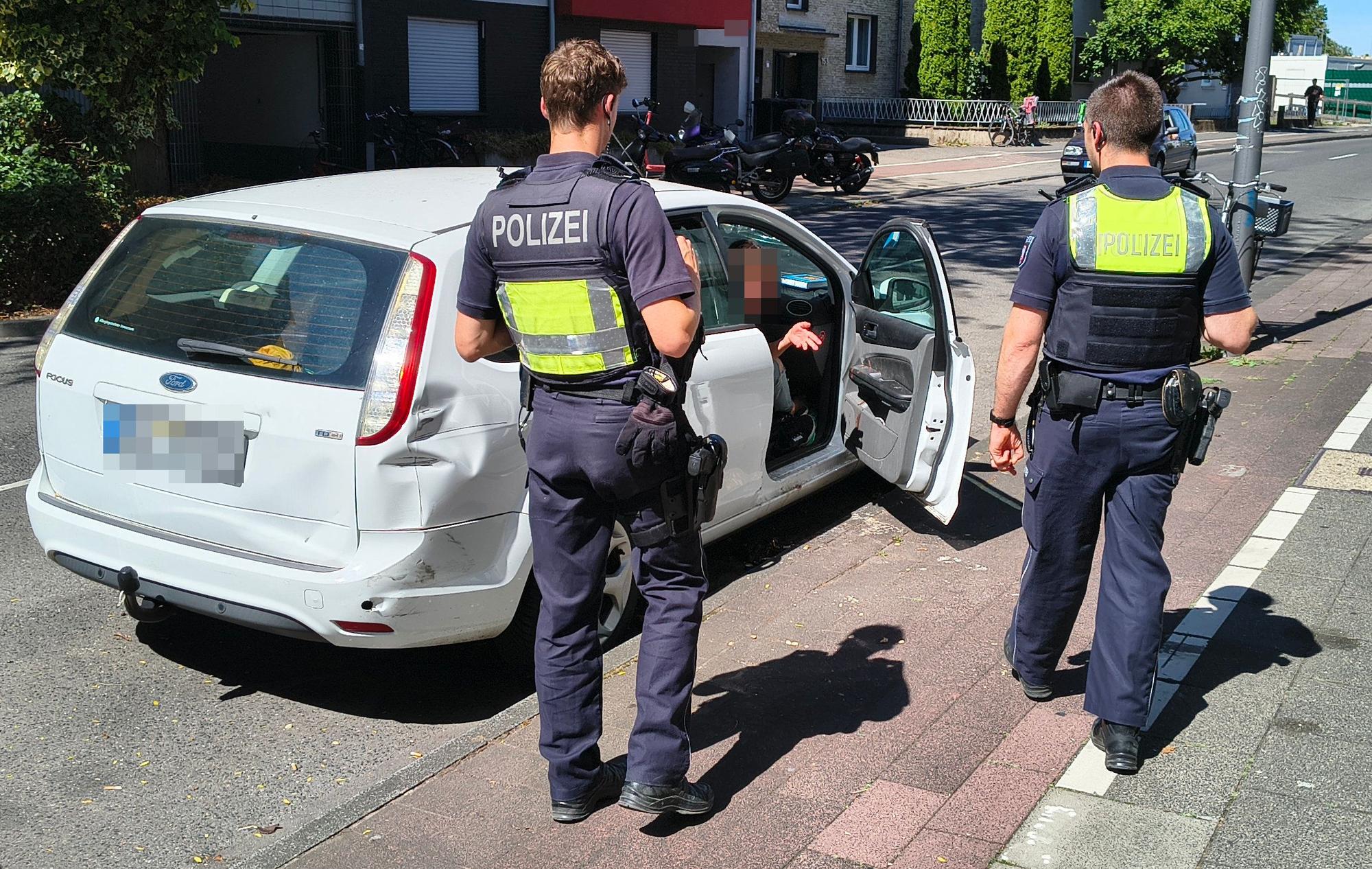 Eine Polizeistreife erschien am Dienstag (11. August) erneut an dem Auto.