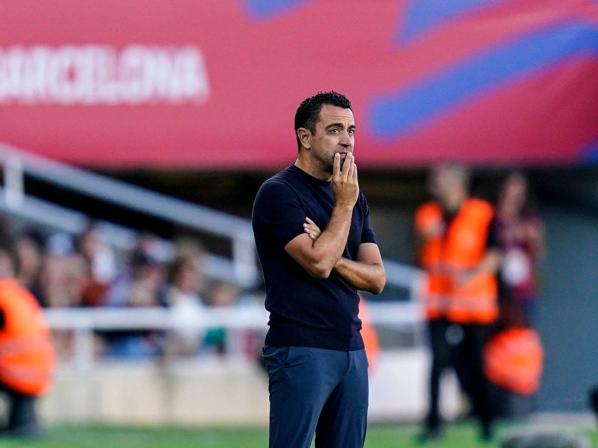 Xavi als Barcelona-Trainer an der Seitenlinie.