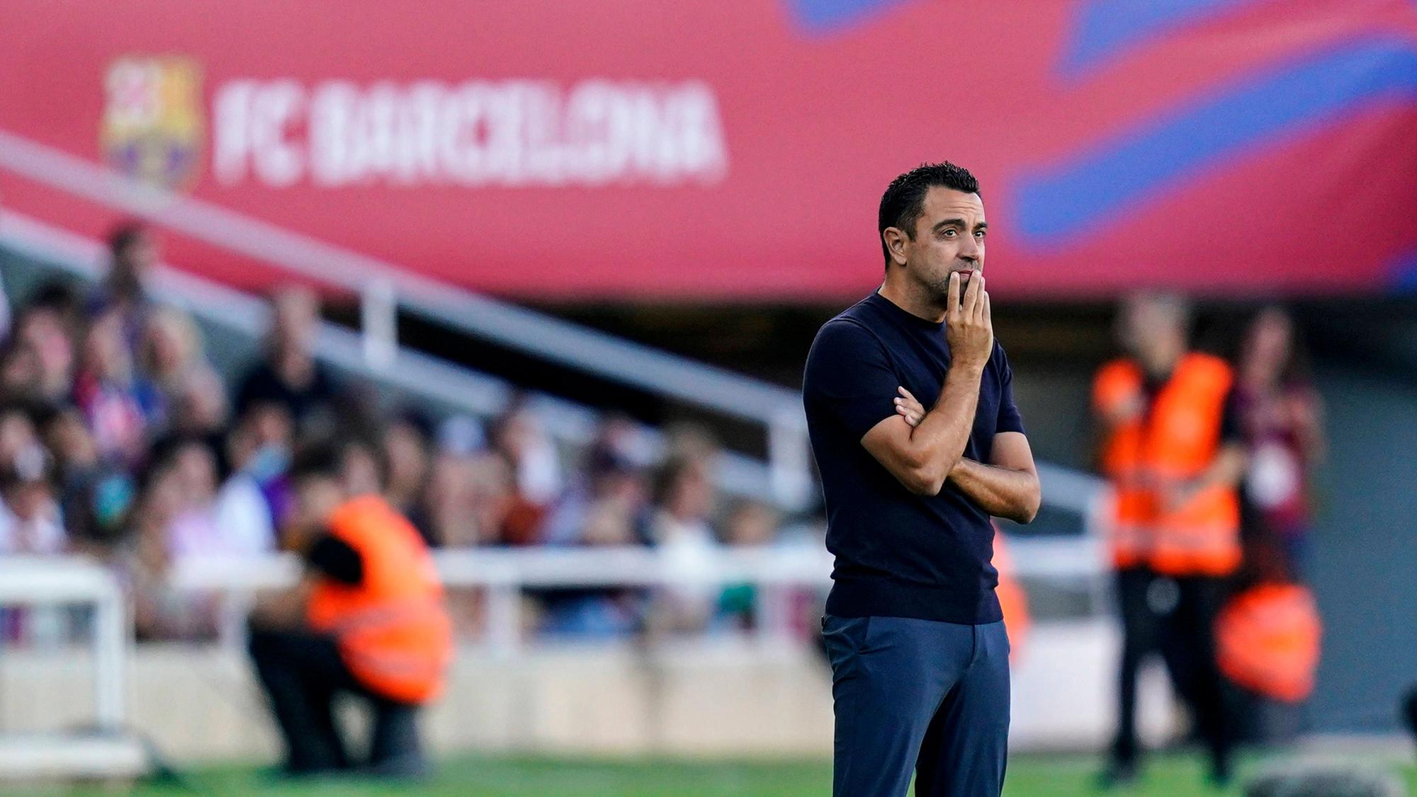 Xavi als Barcelona-Trainer an der Seitenlinie.