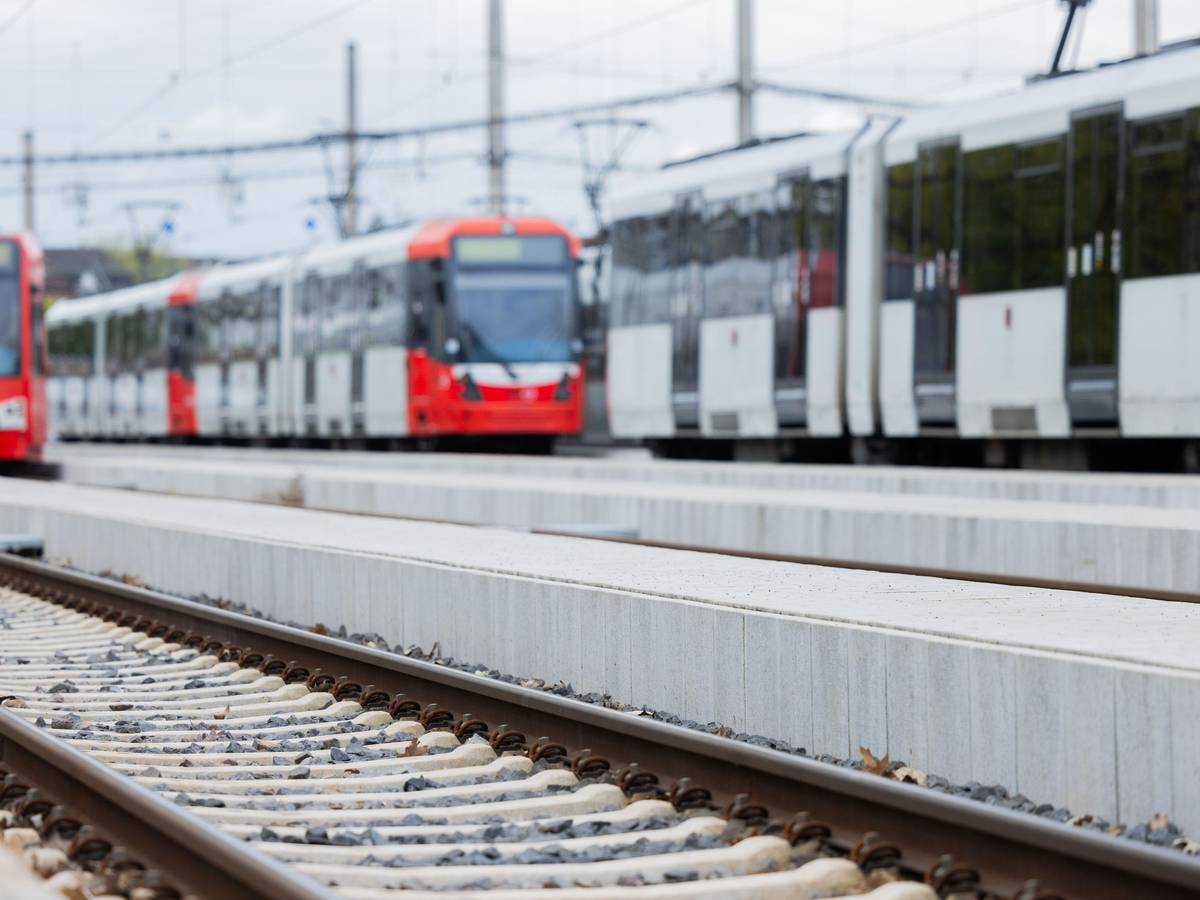 Straßenbahnen der Kölner Verkehrs-Betriebe (KVB) werden noch bis zum 26. August an die SWB in Bonn ausgeliehen. (Symbolfoto)