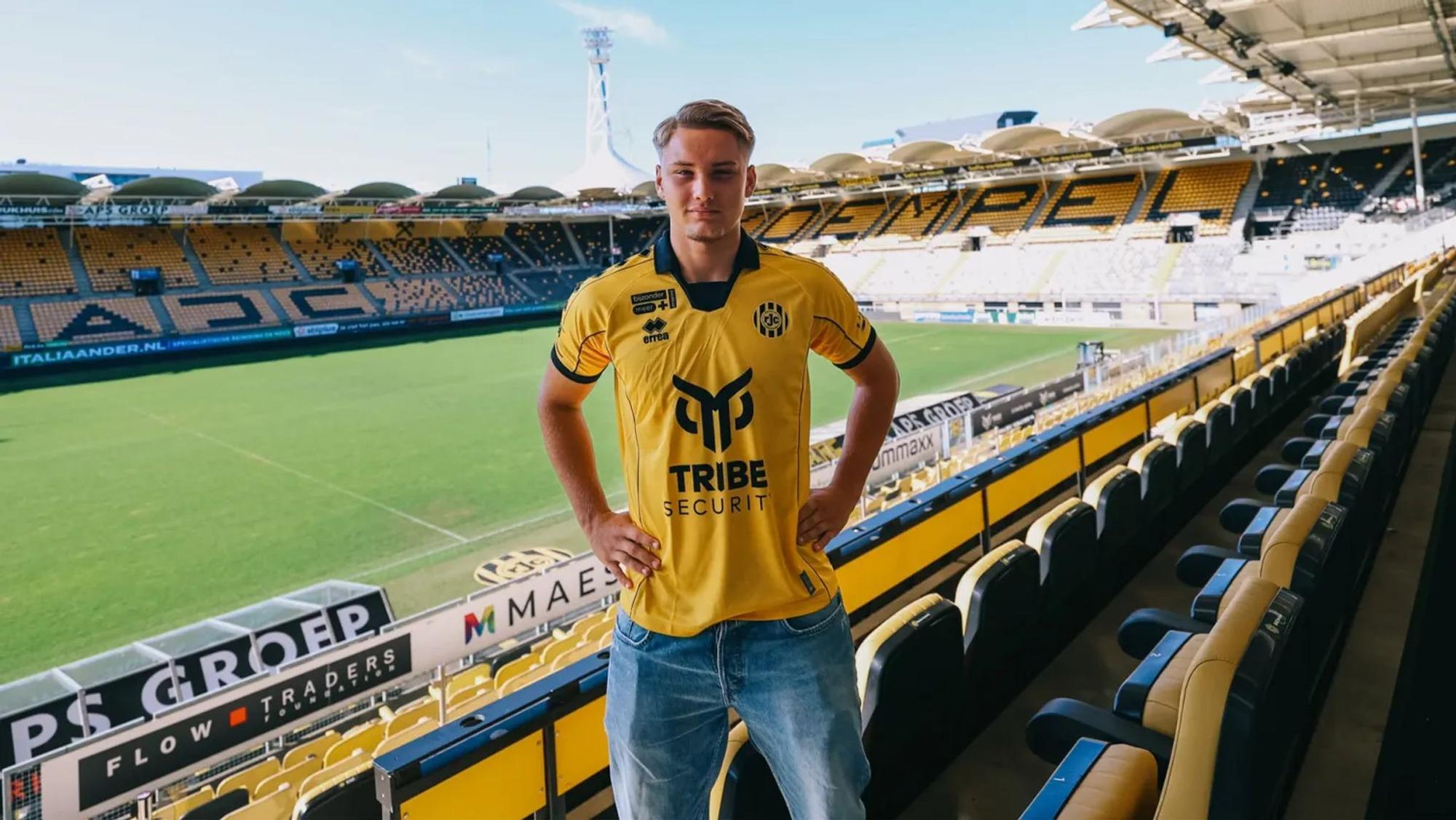 Fynn Schenten im Trikot von Roda Kerkrade