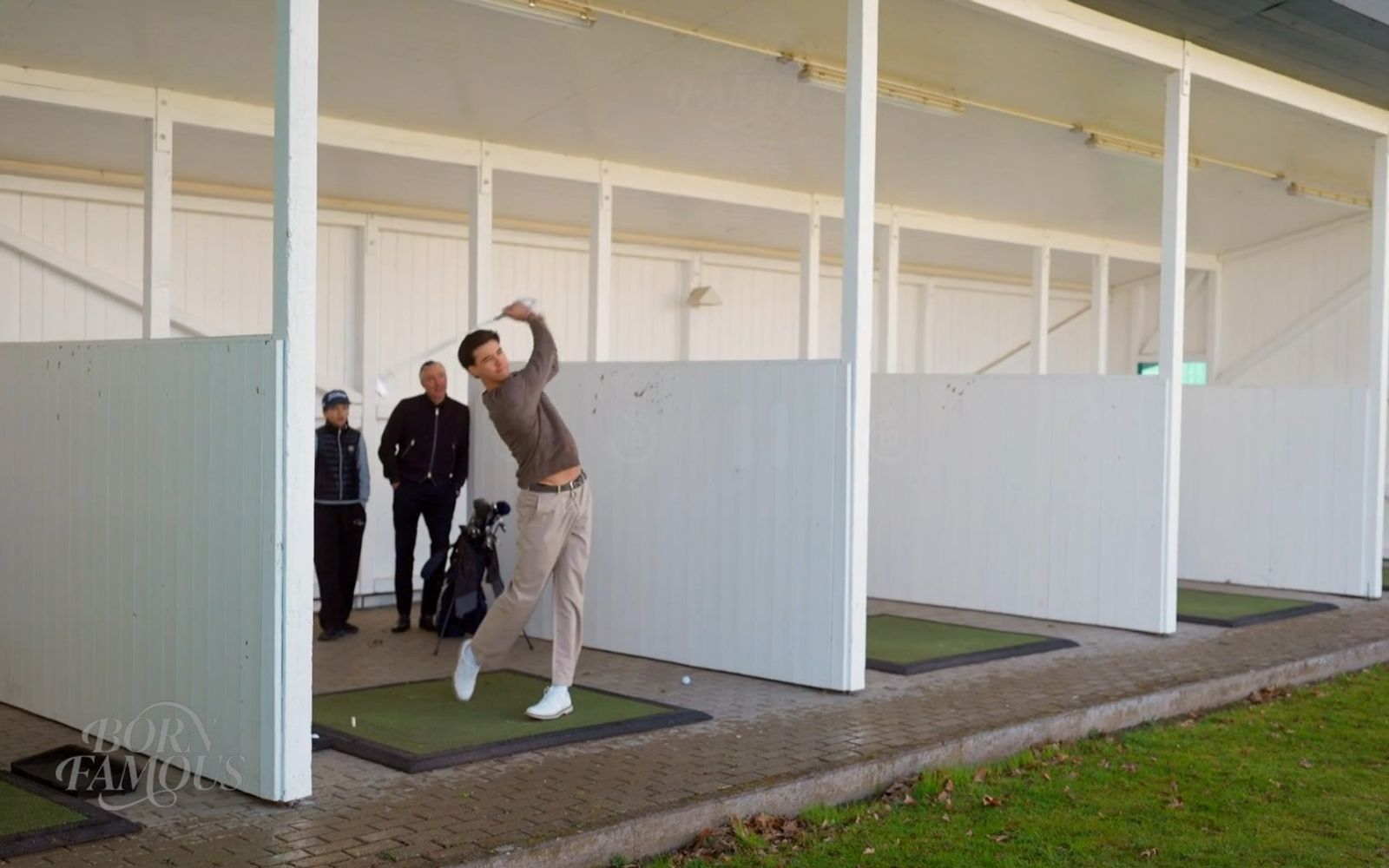 Auch wenn Diego Pooth seine Karriere als Profi-Golfer nicht weiter verfolgt, steht er immer noch regelmäßig auf dem Golfplatz. (Bild: Joyn)