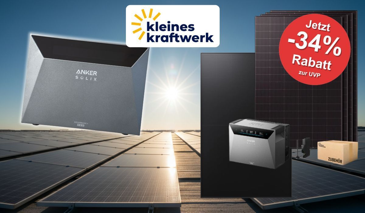 Kleines Kraftwerk Balkonkraftwerk-Set mit Anker SOLIX Solarbank 4 Pro Speicher und Solarmodulen vor Solardach-Hintergrund, mit Logo