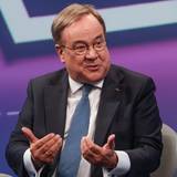Armin Laschet (Bild) übte scharfe Kritik an seinem Parteikollegen Roderich Kiesewetter. (Bild: WDR/Oliver Ziebe)