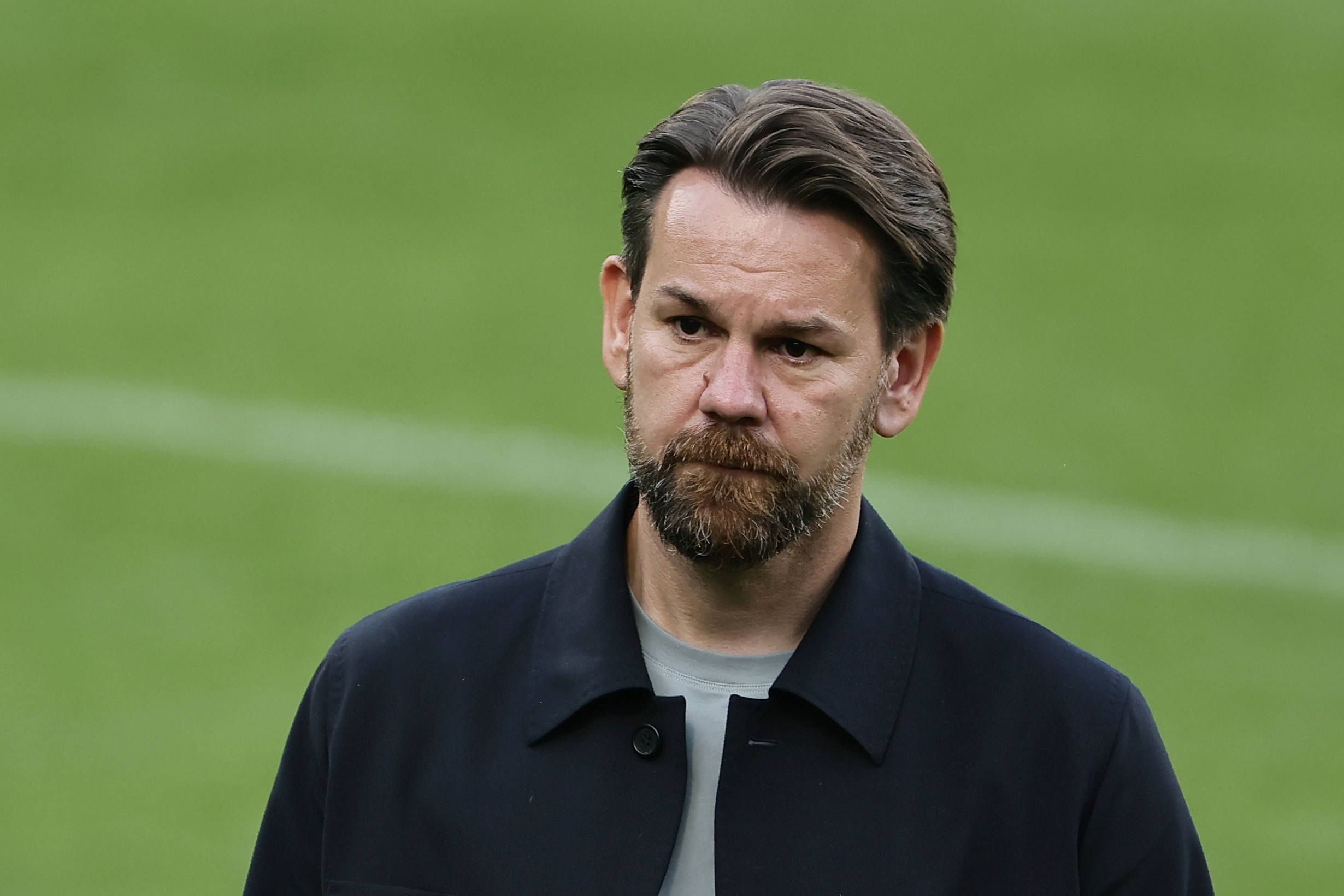 Thomas Kessler mit ernstem Blick.