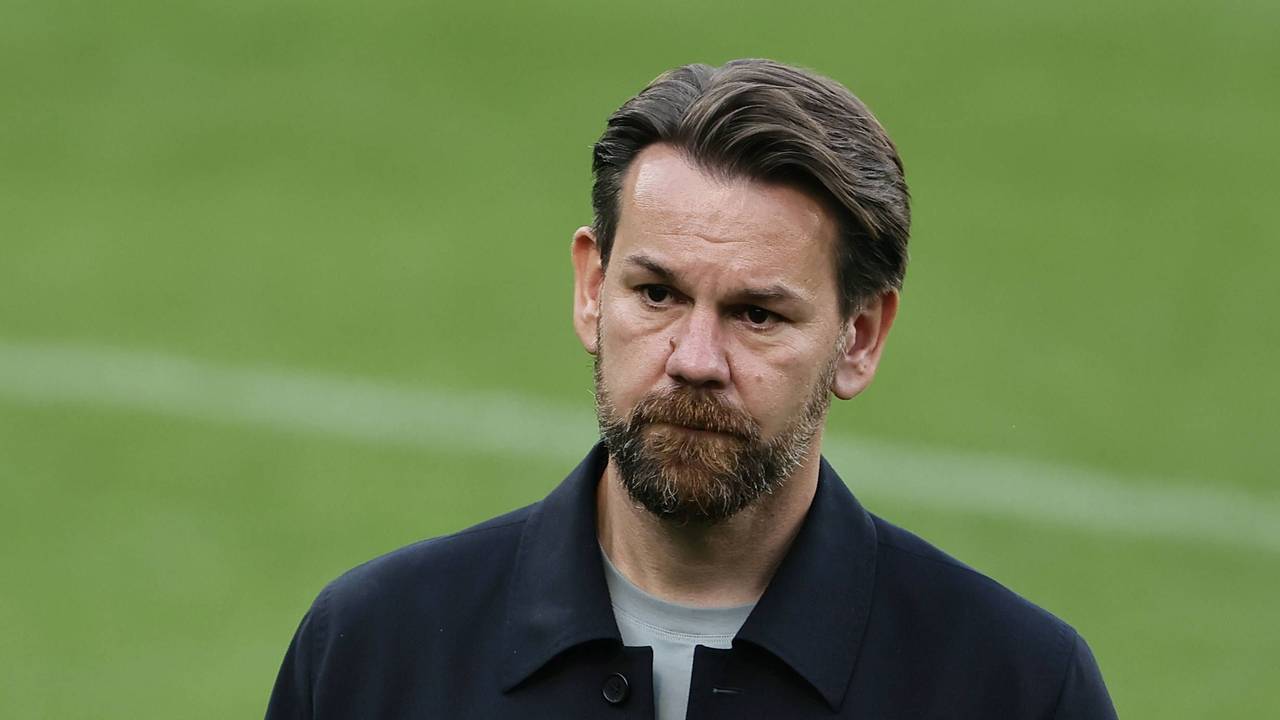 Thomas Kessler mit ernstem Blick.