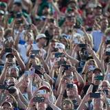 Fans mit Smartphones