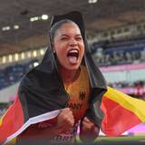 Yemisi Mabry freut sich über Bronze.