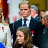 Kronprinzessin Mette-Marit von Norwegen (l) und ihr Sohn Marius Borg Høiby.