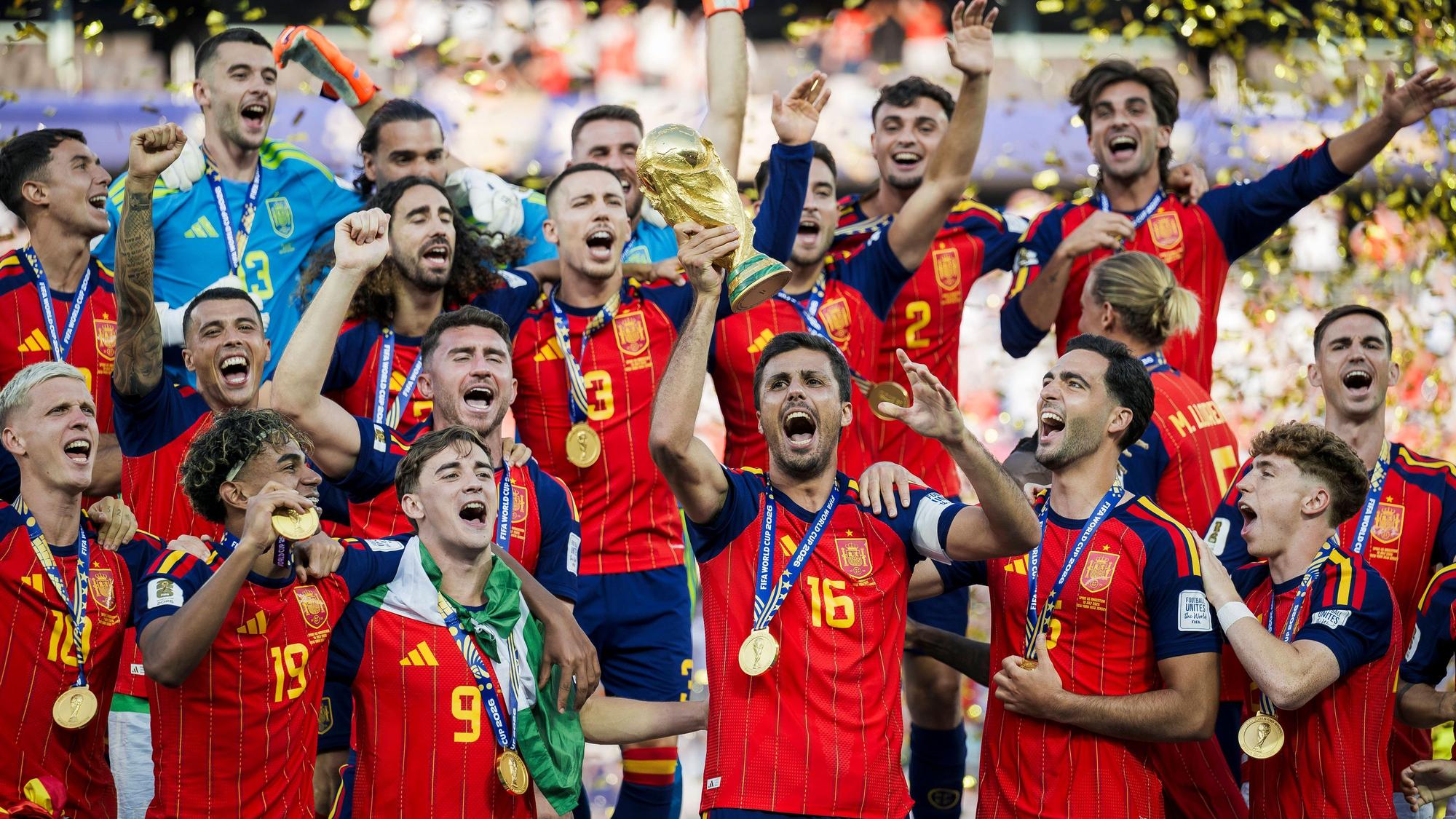 Die spanischen Weltmeister feiern den Titel.