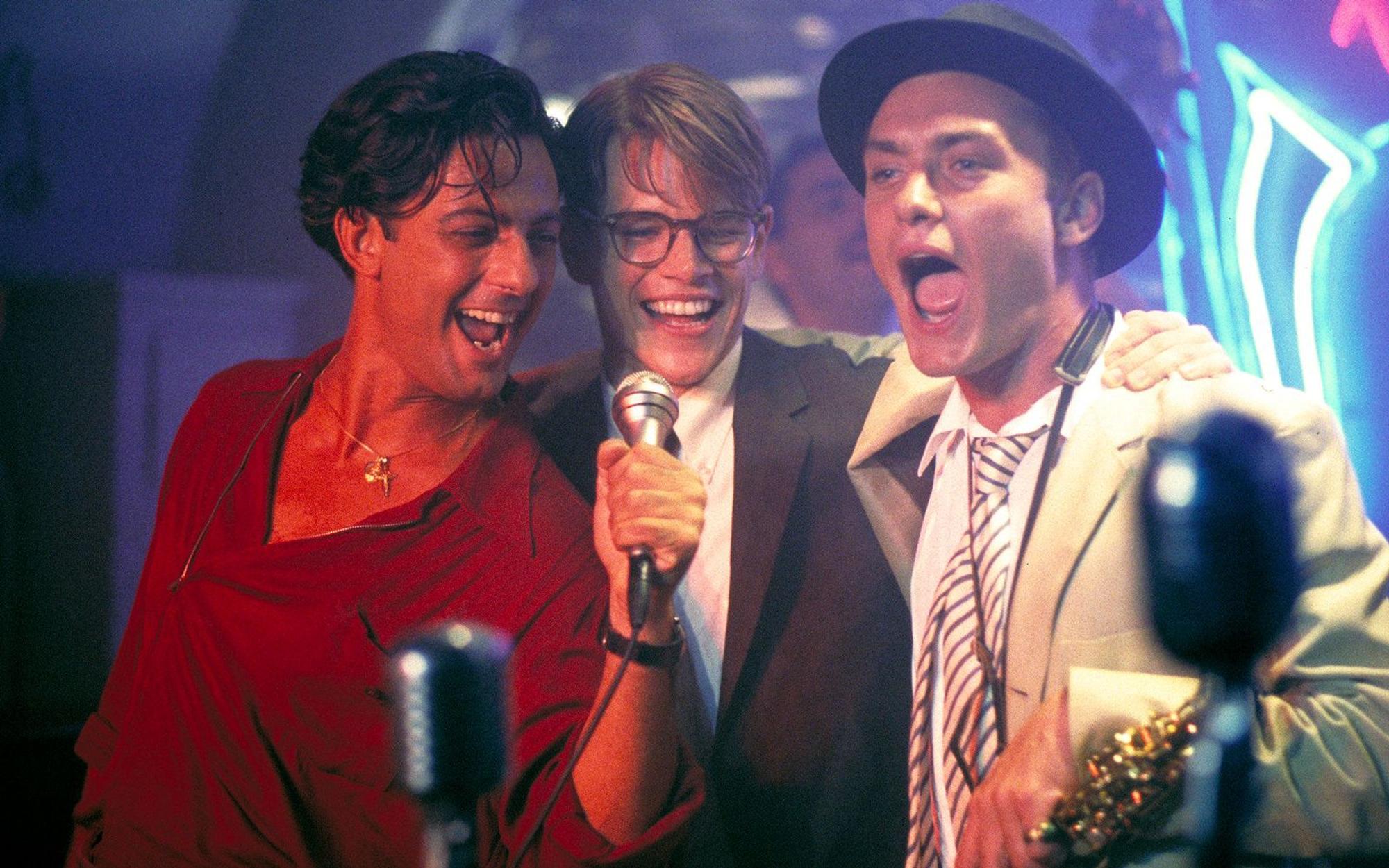 Fausto (Rosario Fiorelli, links), Tom Ripley (Matt Damon) und Dickie Greenleaf (Jude Law, rechts) amüsieren sich im Jazzclub. (Bild: ARD Degeto)