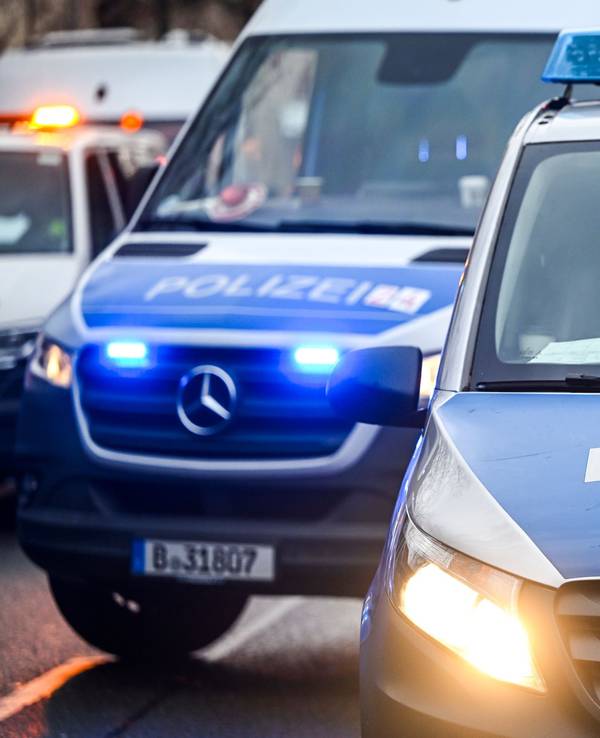 Ein Gerichts-Azubi aus NRW wurde verhaftet. Dem Beamten auf Probe werden drei Überfälle an einem Tag zur Last gelegt. (Symbolfoto)