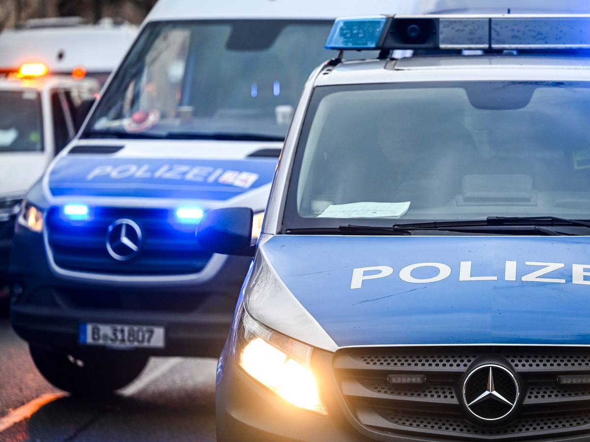 Ein Gerichts-Azubi aus NRW wurde verhaftet. Dem Beamten auf Probe werden drei Überfälle an einem Tag zur Last gelegt. (Symbolfoto)